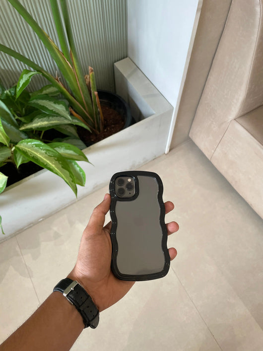 Wavy Lines Case casexstudio